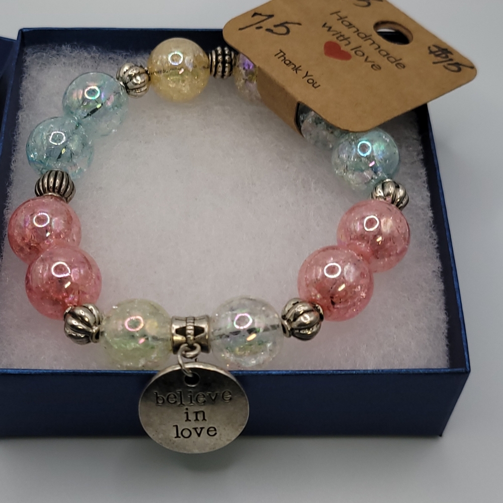 Hand-made 7.5-in.  women beaded bracelet